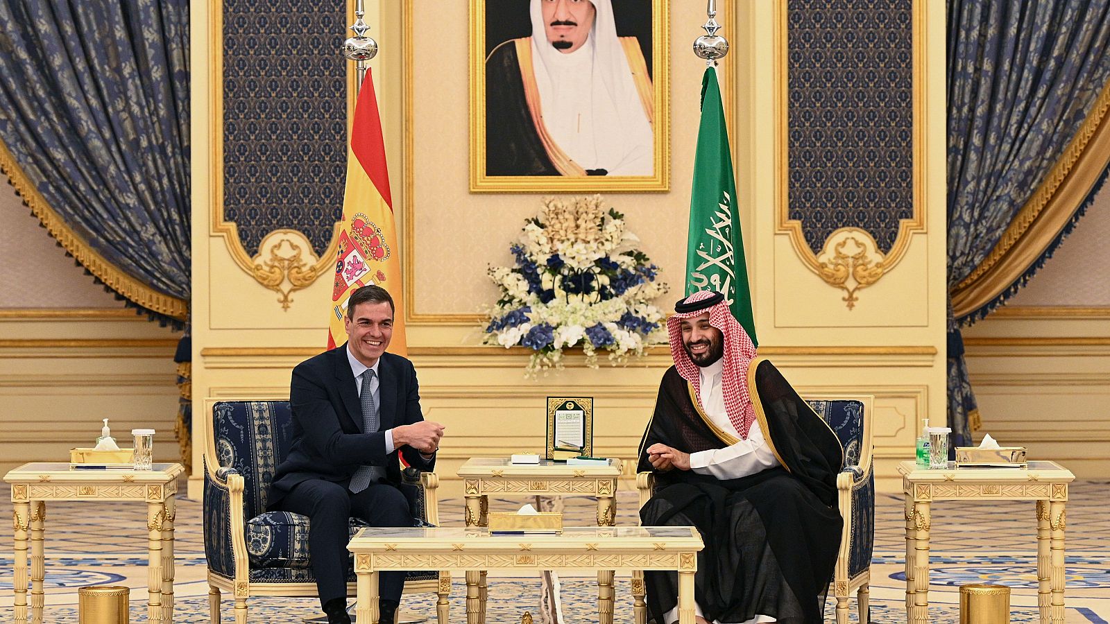 Pedro Sánchez se reúne con Mohamed bin Salmán con motivo de su gira por Oriente Próximo