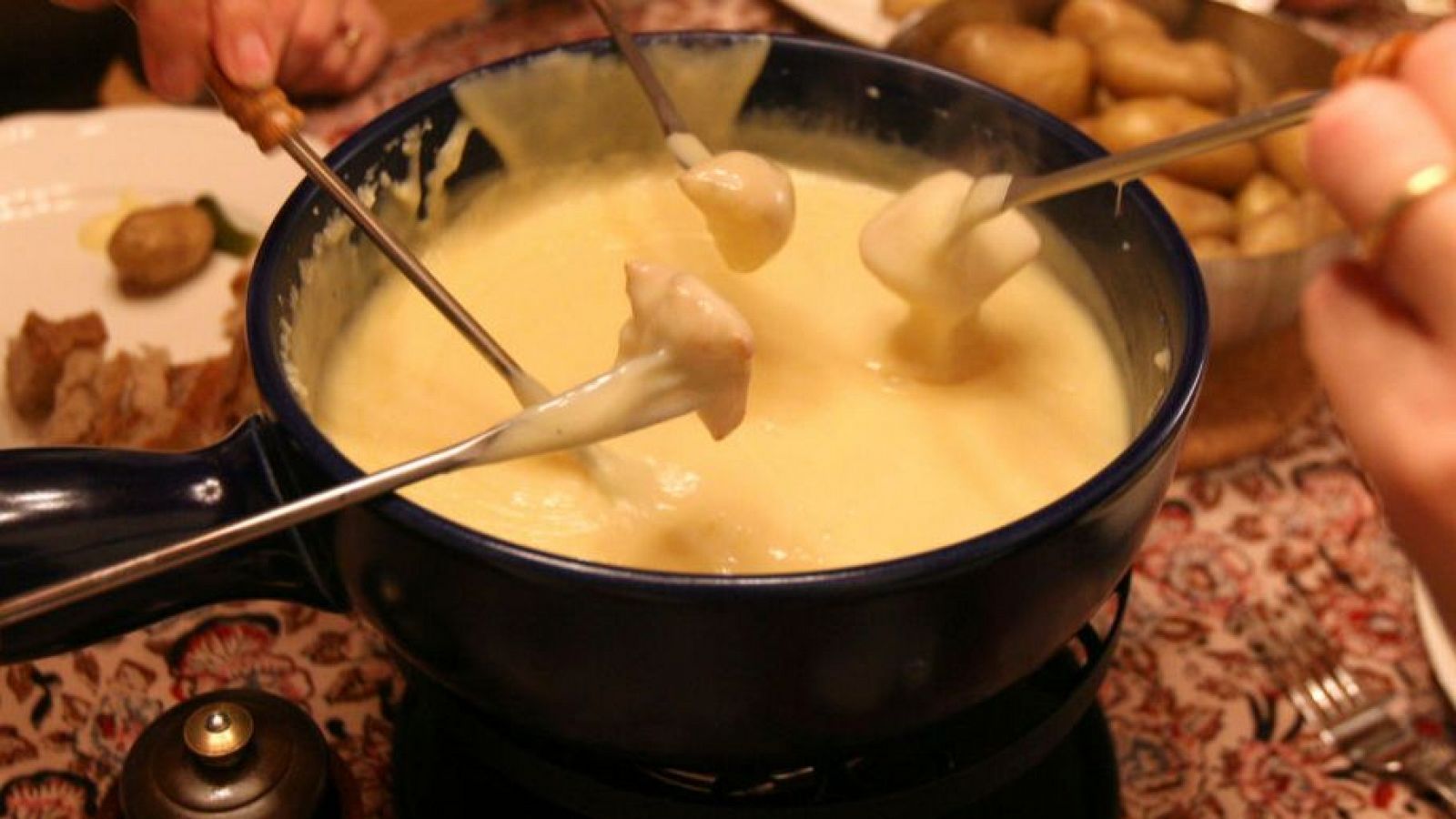 Aprende a elaborar la auténtica fondue de queso