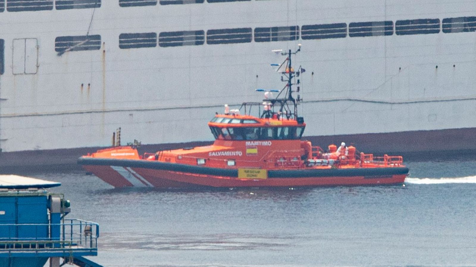 Cartagena: Salvamento Marítimo ha remolcado la embarcación con los cuatro cadáveres