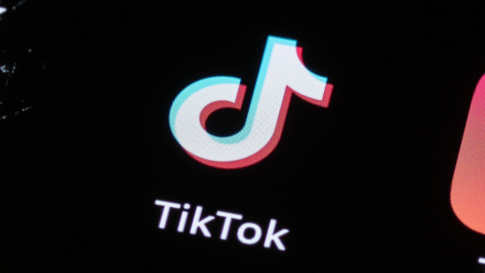 Bruselas investiga los riesgos de la nueva 'app' de TikTok en España que paga a los usuarios por ver vídeos