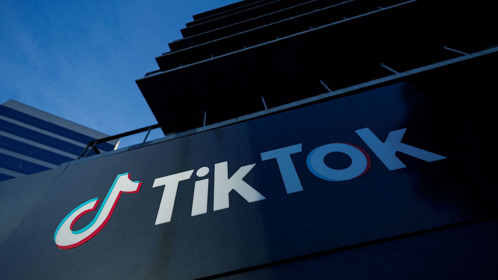 Bruselas amenaza con suspender TikTok Lite en España y Francia al considerarla "tóxica y adictiva"