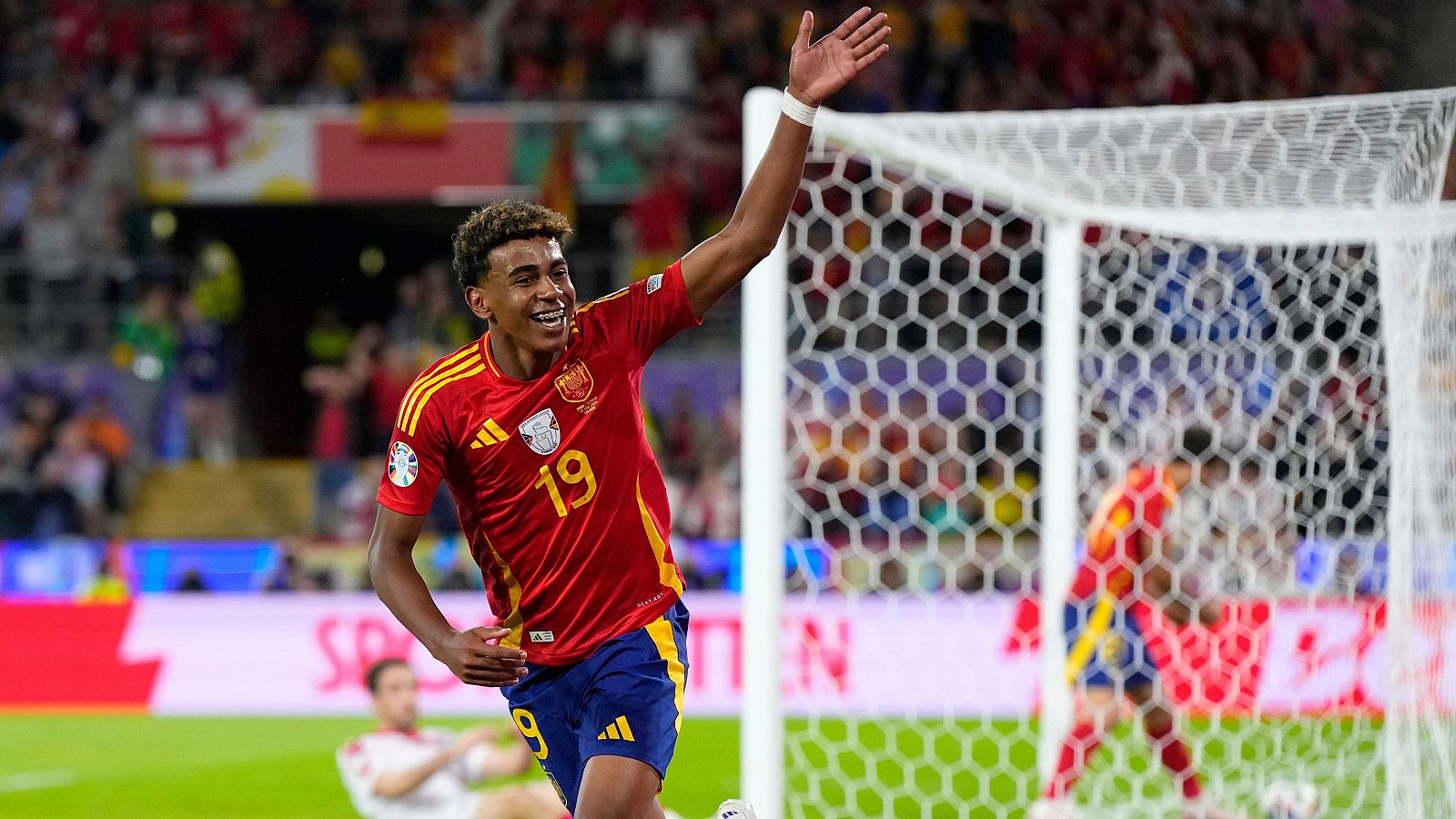 Lamine Yamal vuelve a ser desconvocado por problemas físicos. Lamine Yamal vuelve a ser desconvocado por problemas físicos.