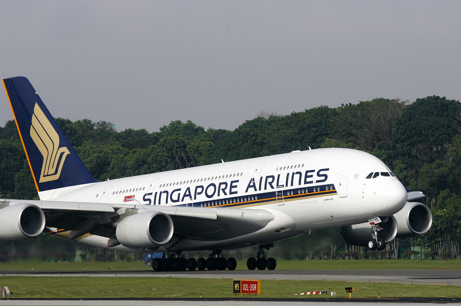El primer A380 en funcionamiento despega de Singapur en marzo de 2008