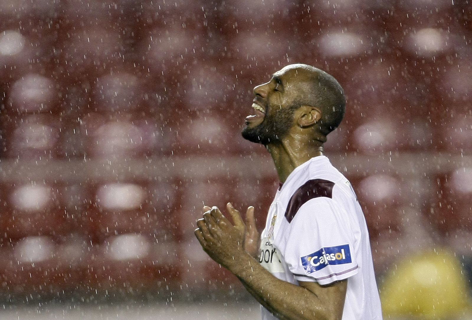 El jugador del Sevilla, Frederic Kanoute, impulsor del "Champions for Africa".