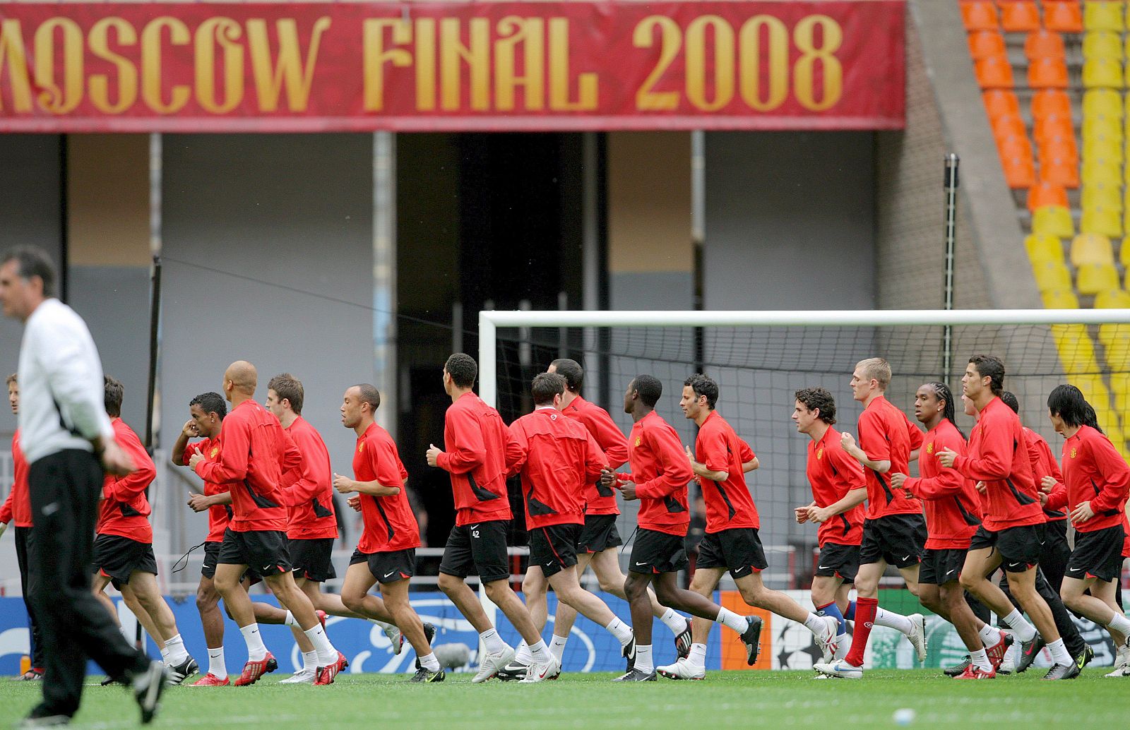 El Manchester United se entrena en el estadio de Luzhniki