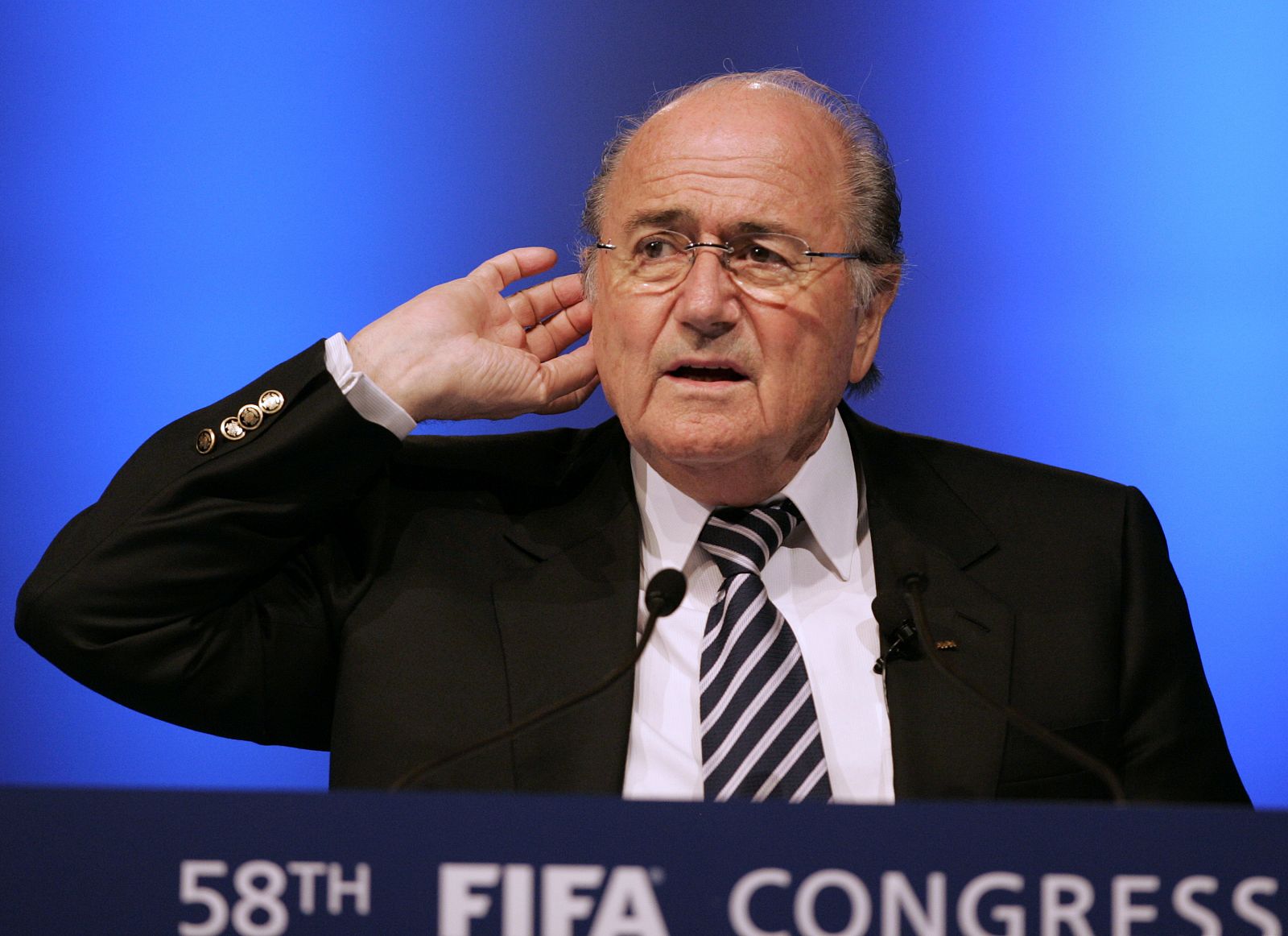 Blatter, atento al congreso