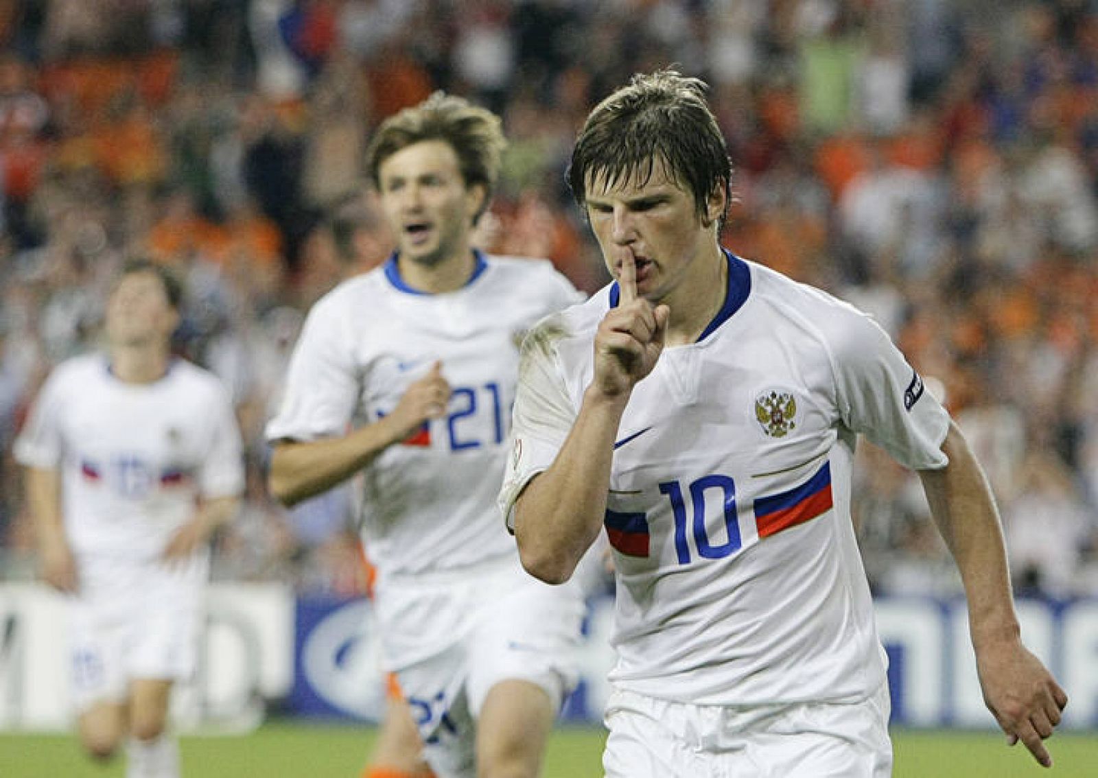 El gran partido de Arshavin en los cuartos de final contra Holanda le ha convertido en una emergente estrella del fútbol.