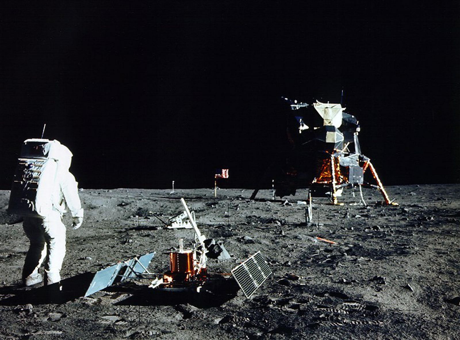 Imagen del astronauta del Apolo 11, Buzz Aldrin, en el primer paseo lunar.