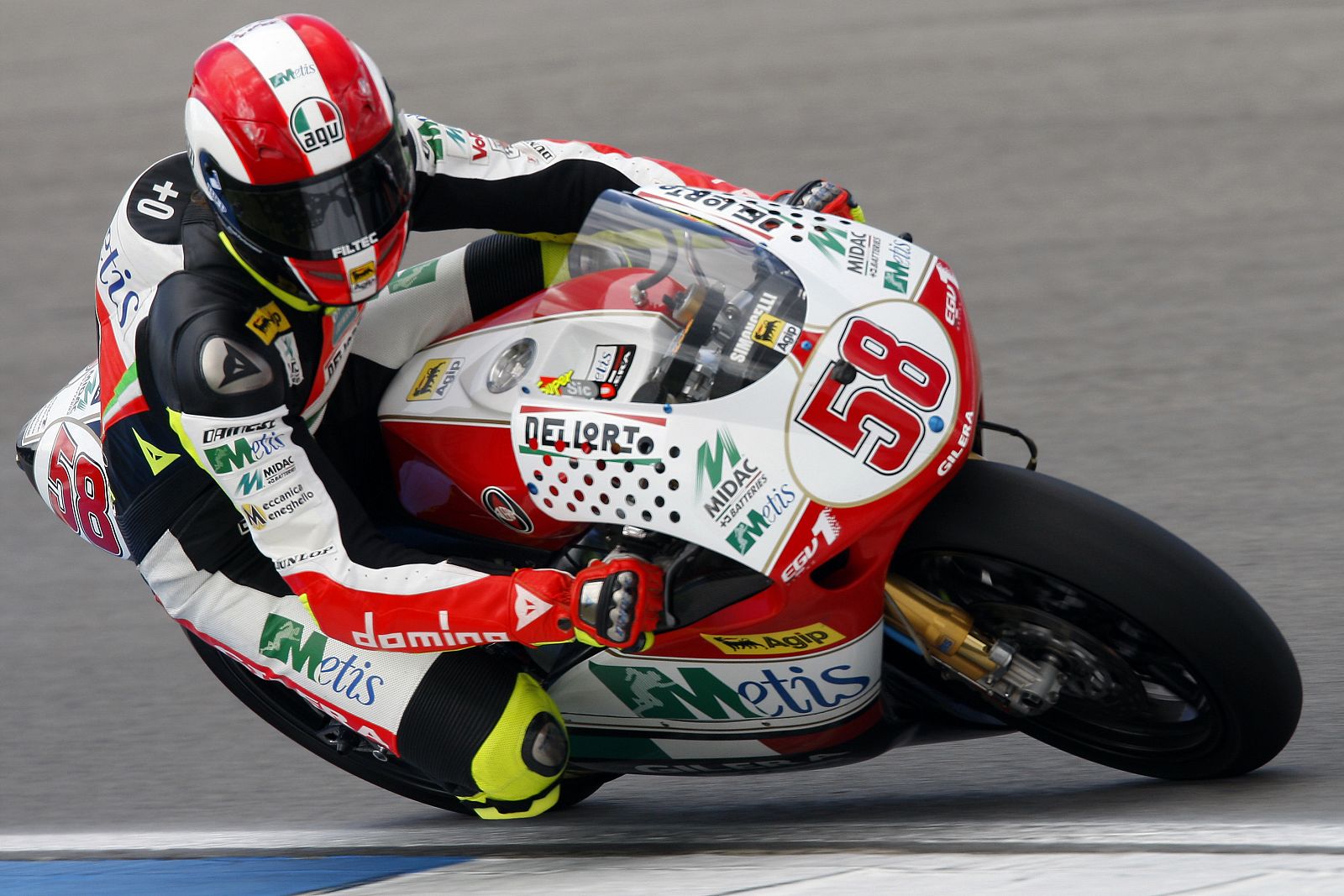 Simoncelli se ha impuesto en los libres de 250 del Gran Premio de Alemania.