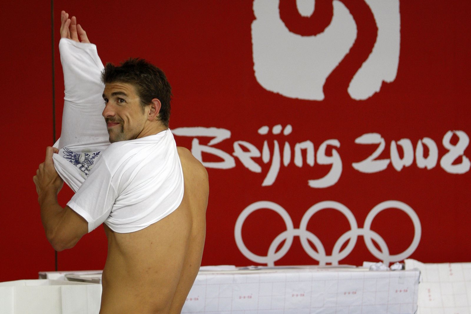 Michael Phelps, ya en Pekín, se entrena en la piscina del 'Cubo de Agua'.