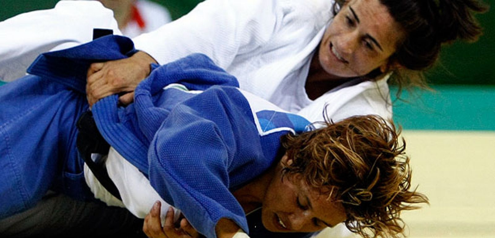 Isabel Fernández ha comenzado con victoria al imponerse a la estadunidense Valerie Gotay en su primer combate en la categoría de menos de 57 kilos.