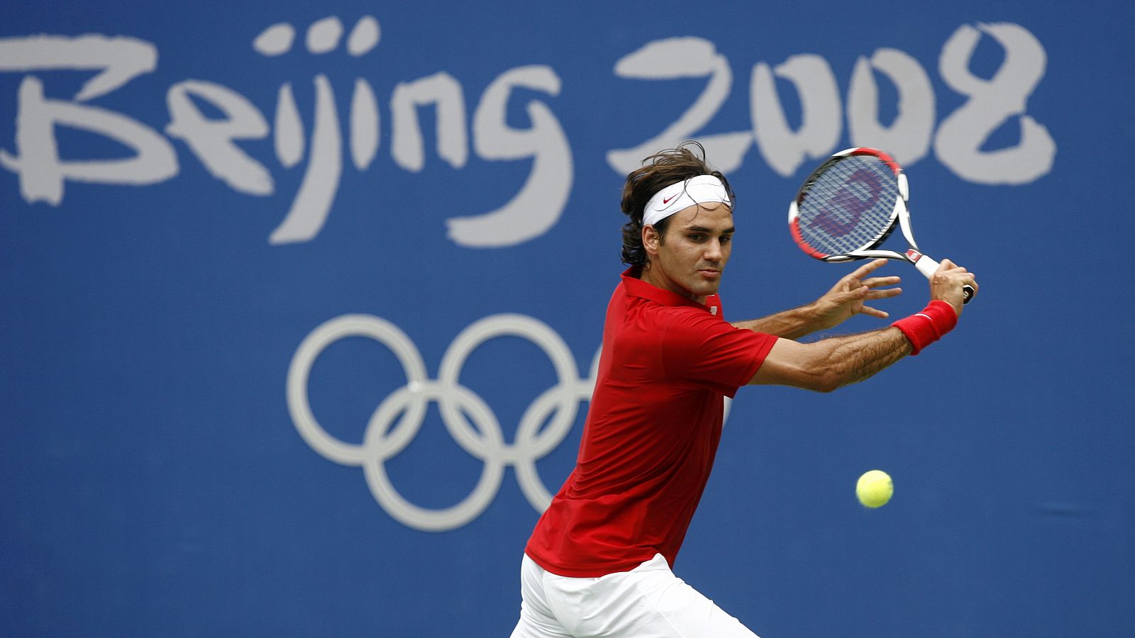 Federer venció a su rival por 6-4 y 6-2 en un partido muy rápido