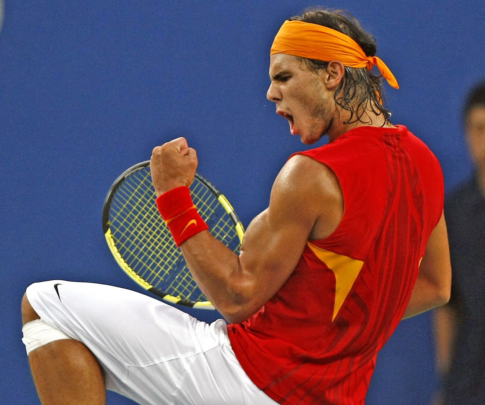 Rafa Nadal con la camiseta roja que lució en los Juegos de Pekín