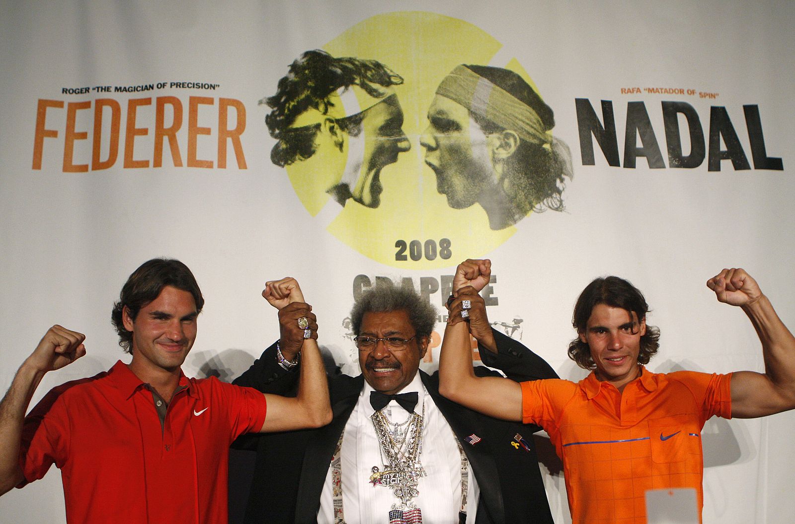 Federer, Don King y Nadal posan durante un evento patrocinado por Nike en Nueva York.