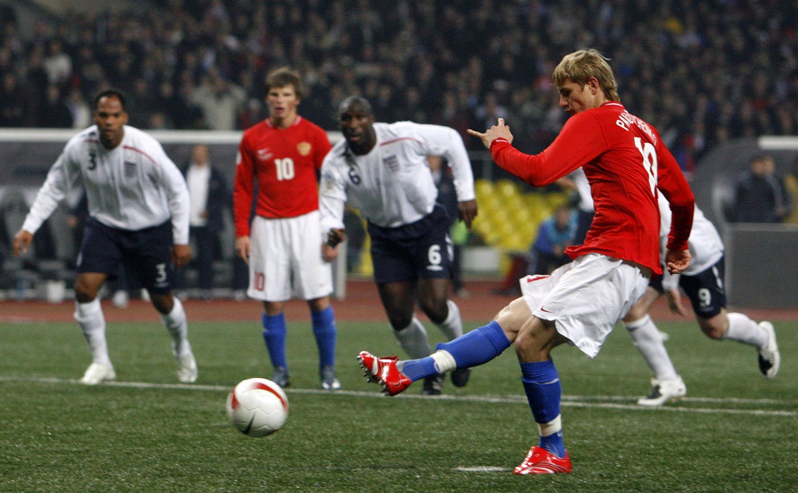 Russia's Pavlyuchenko scores a penalty against England during their Euro 2008 qualifying match in Moscow