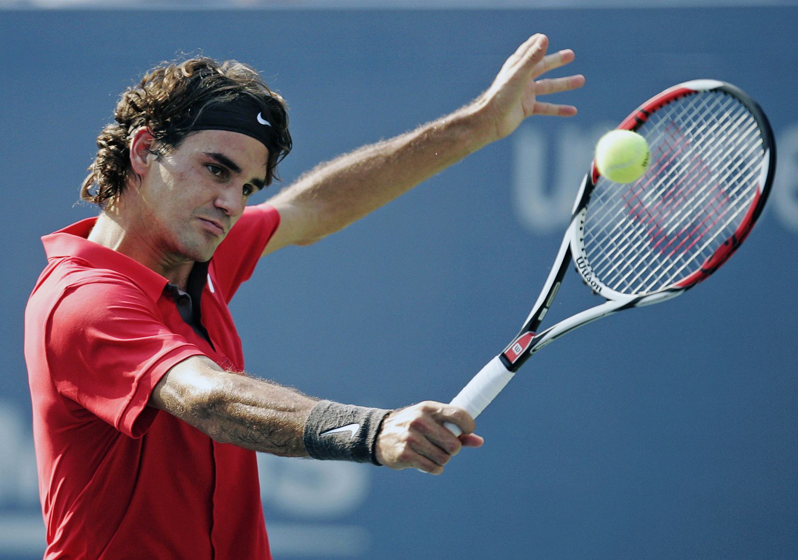 Federer gana su 32º partido en el US Open, camino de su quinto título consecutivo