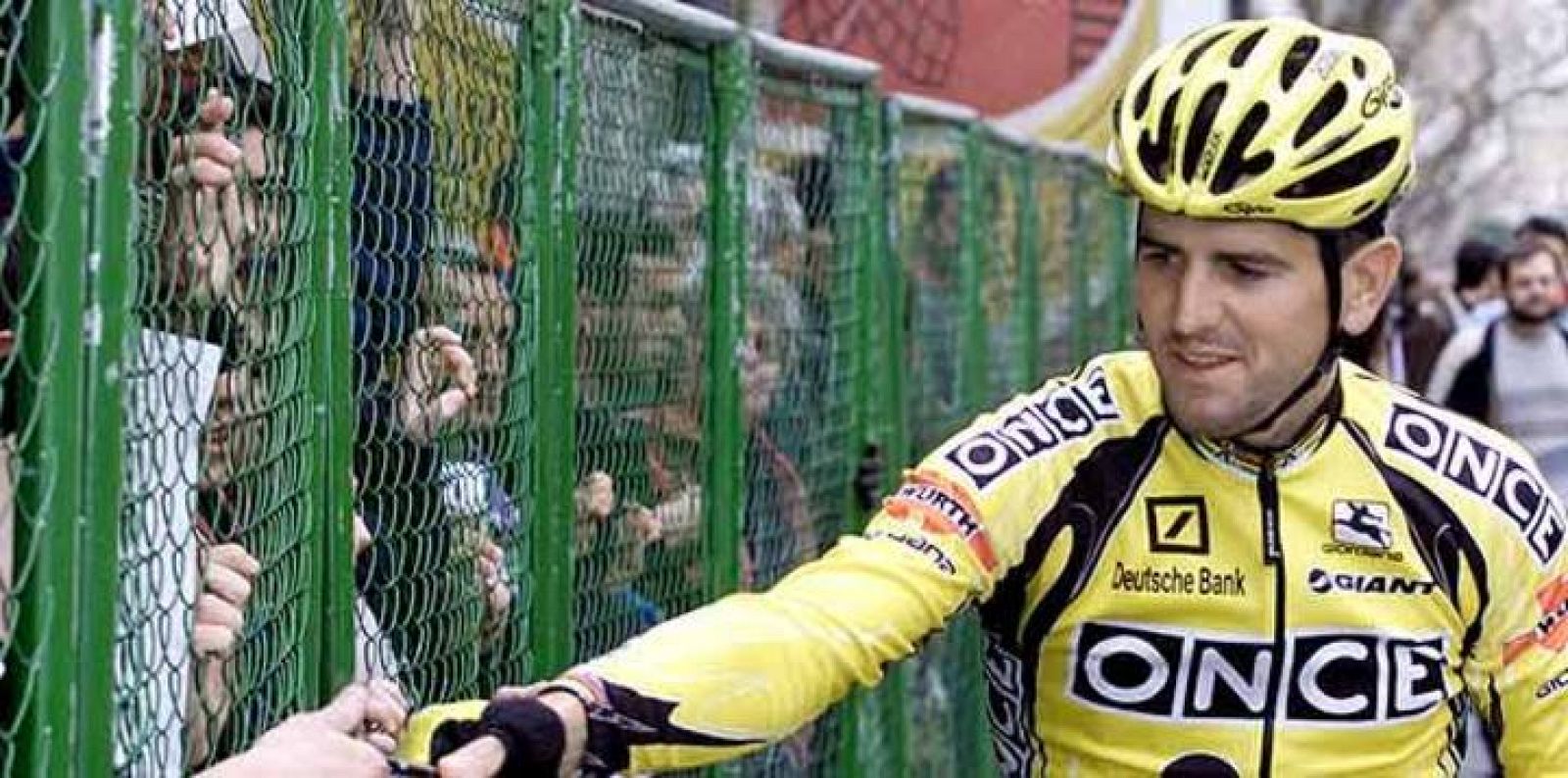 El ex corredor Abraham Olano piensa que es "descabellada" la idea de Armstrong de volver al Tour.
