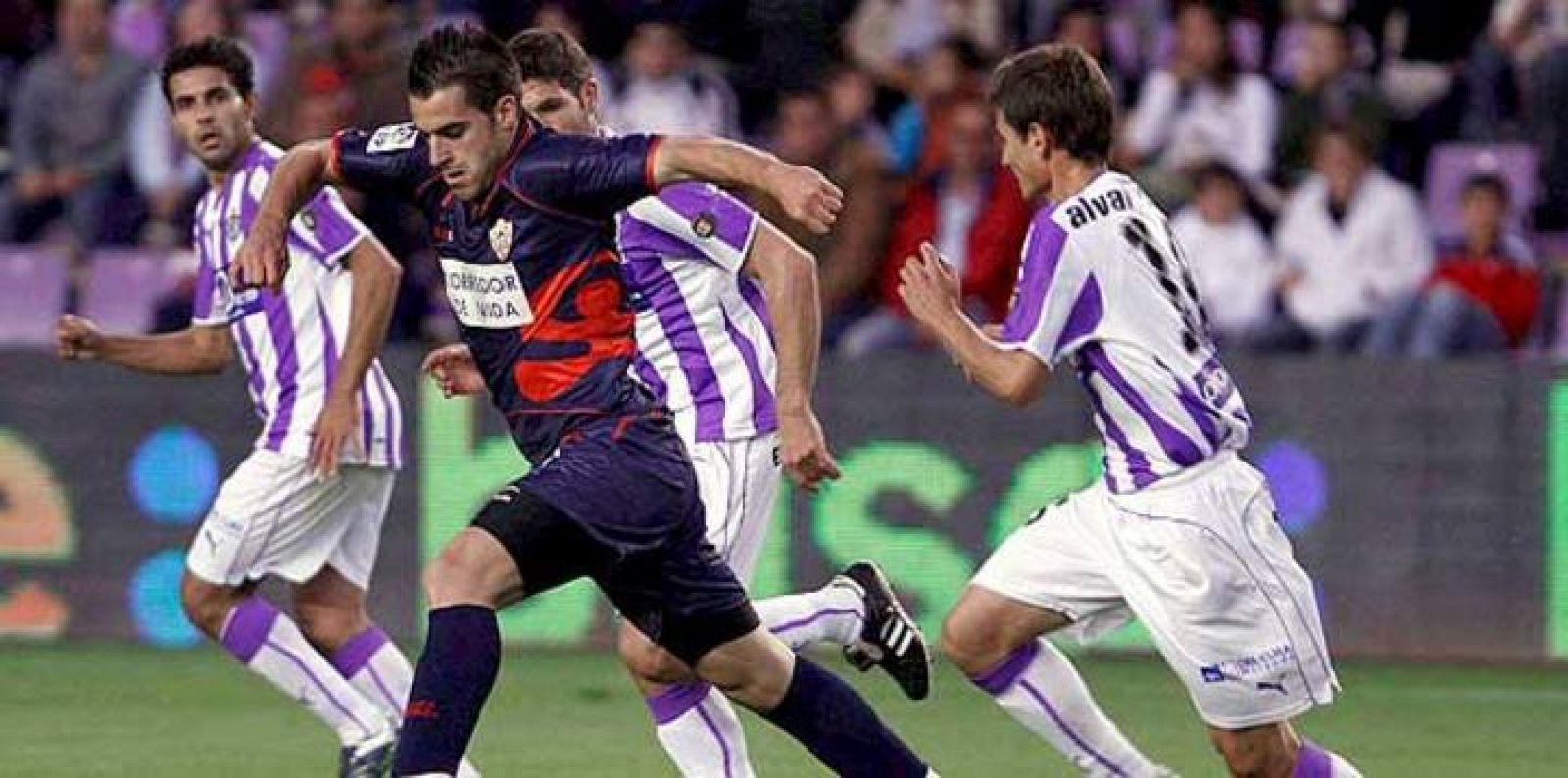 El Valladolid gana dos a cero en un partido sin color ante el Almería.