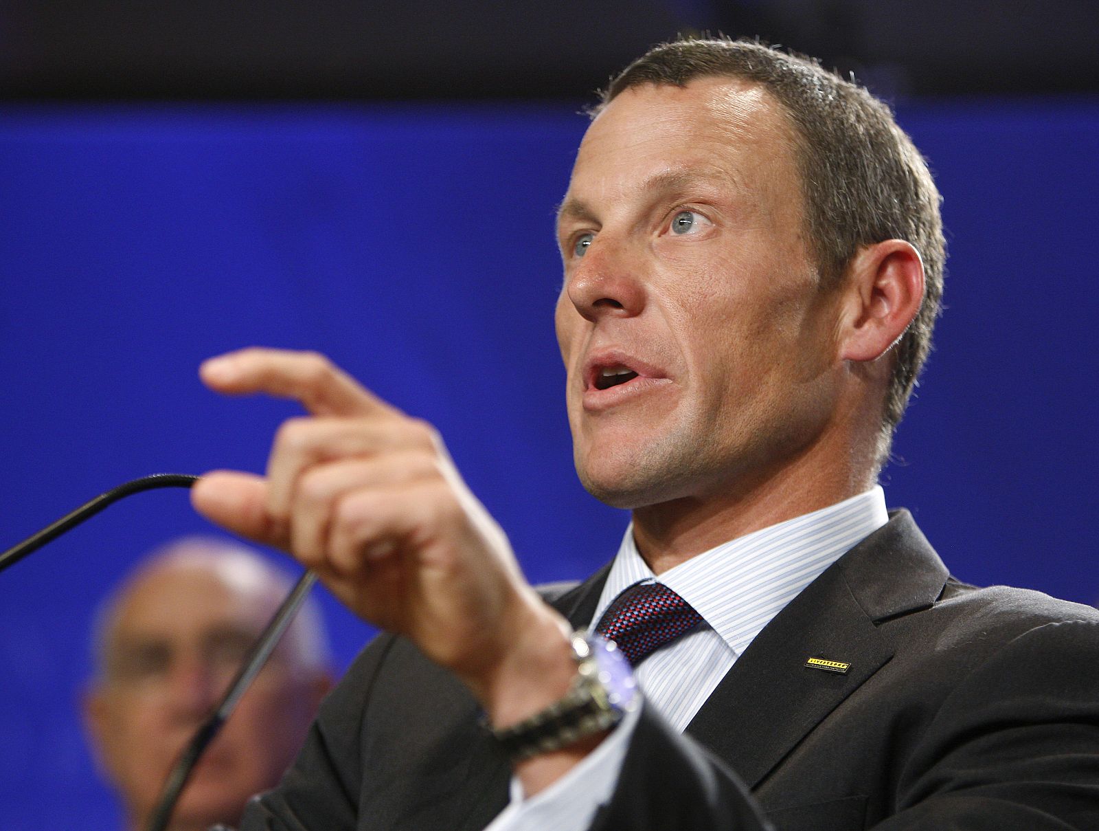 Armstrong anunció su regreso al ciclismo profesional durante el desarrollo de la Vuelta ciclista a España.