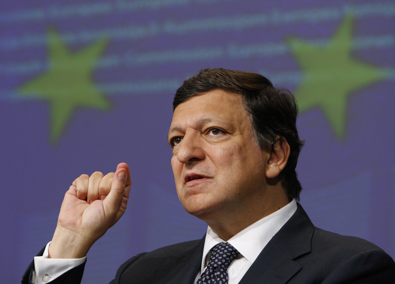EC President Barroso addresses news conference in Brussels