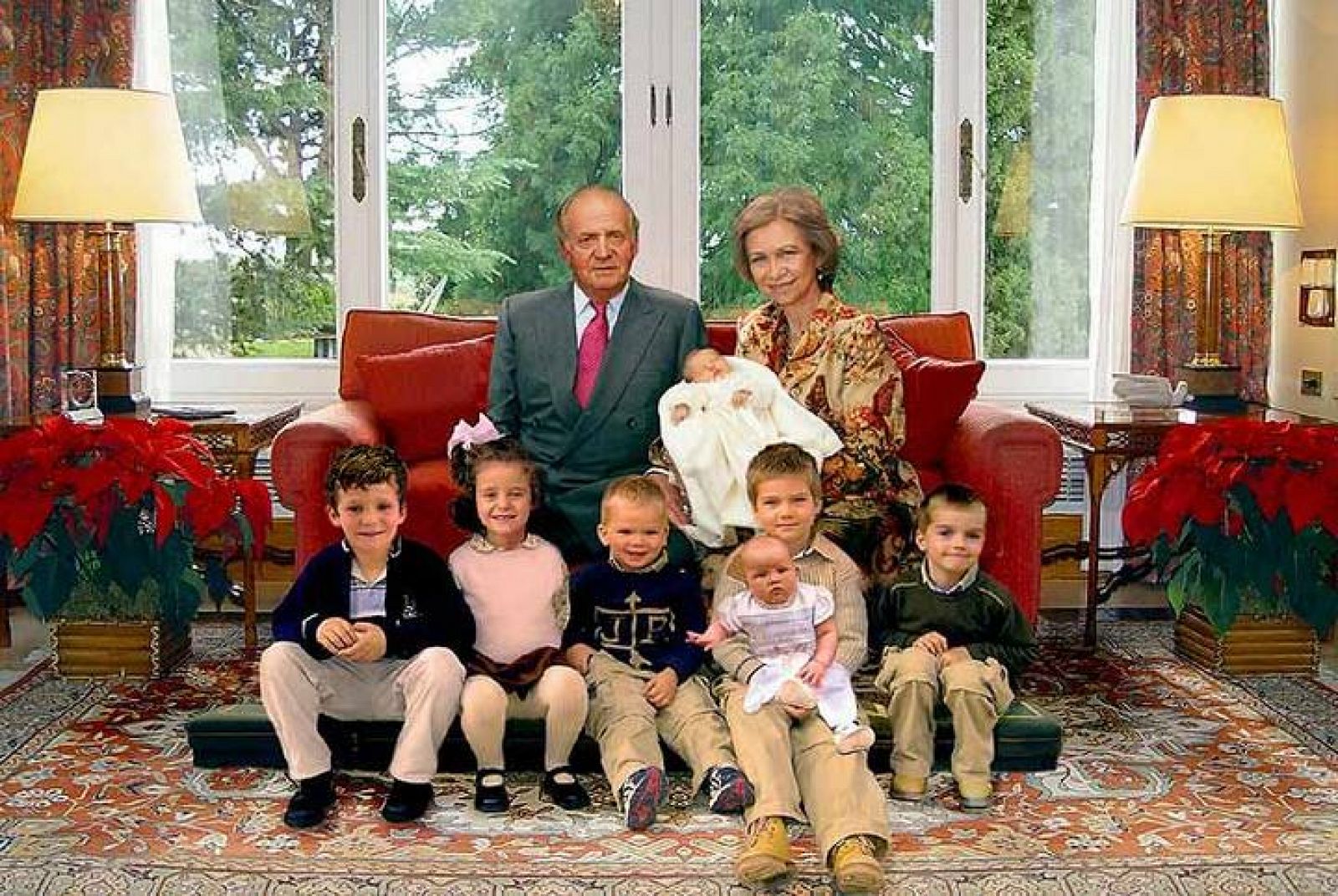 La Reina Doña Sofia ha revelado que ella fue la autora del fotomontaje de la felicitación navideña de la Casa Real en 2005.