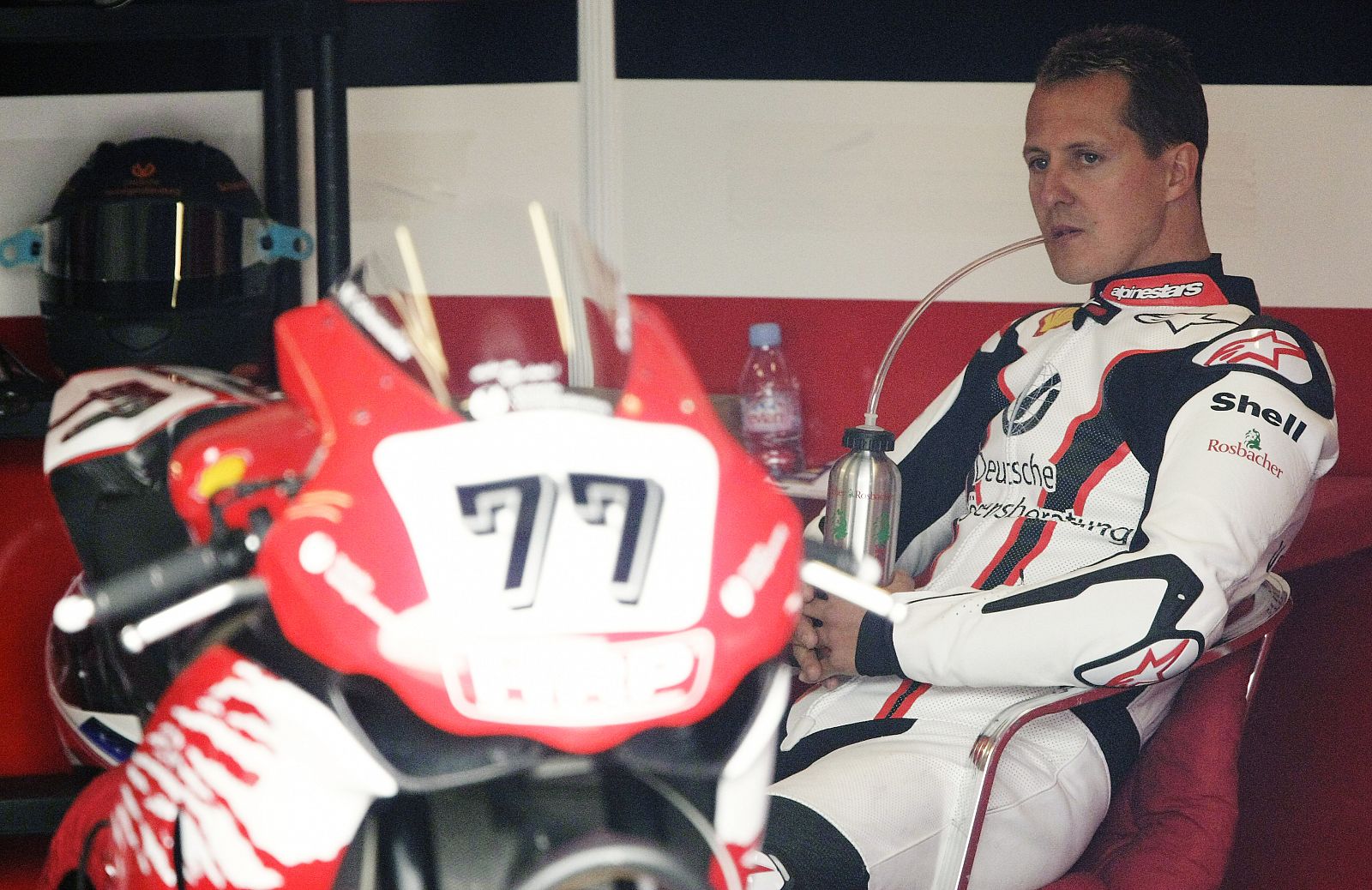 Michael Schumacher ha participado en pruebas de Superbikes en Alemania.