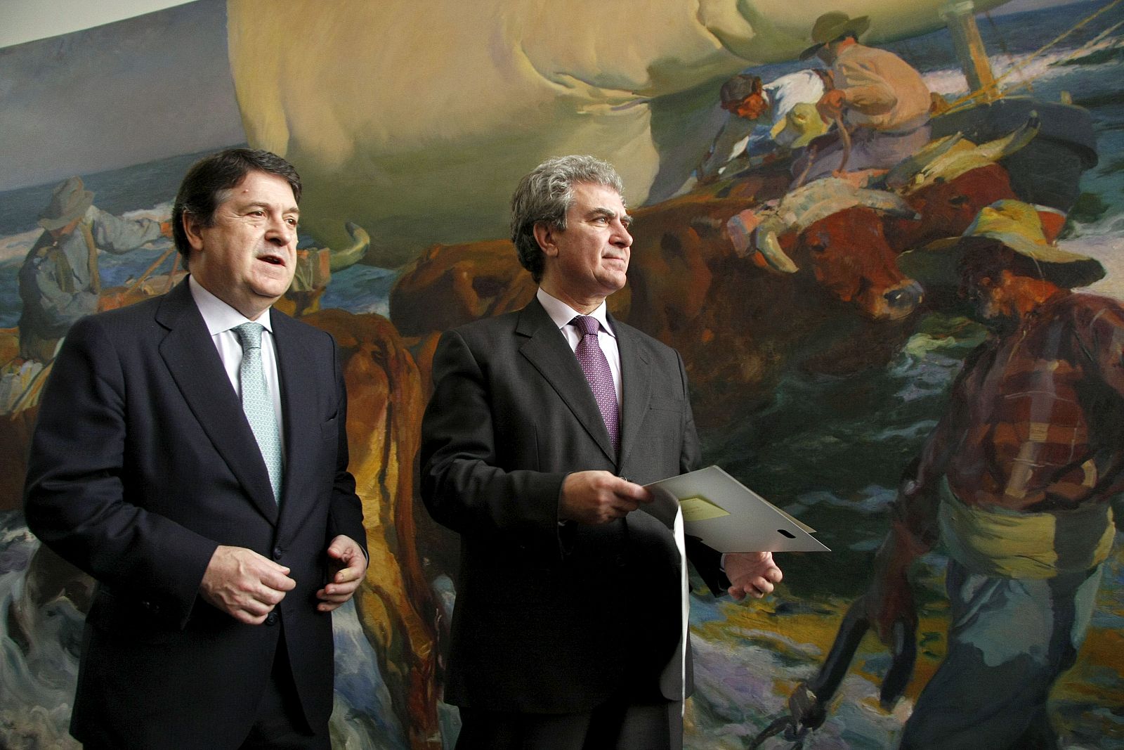 El ministro de Cultura, Cesar Antonio Molina (dcha), y el presidente de Bancaja, José Luis Olivas