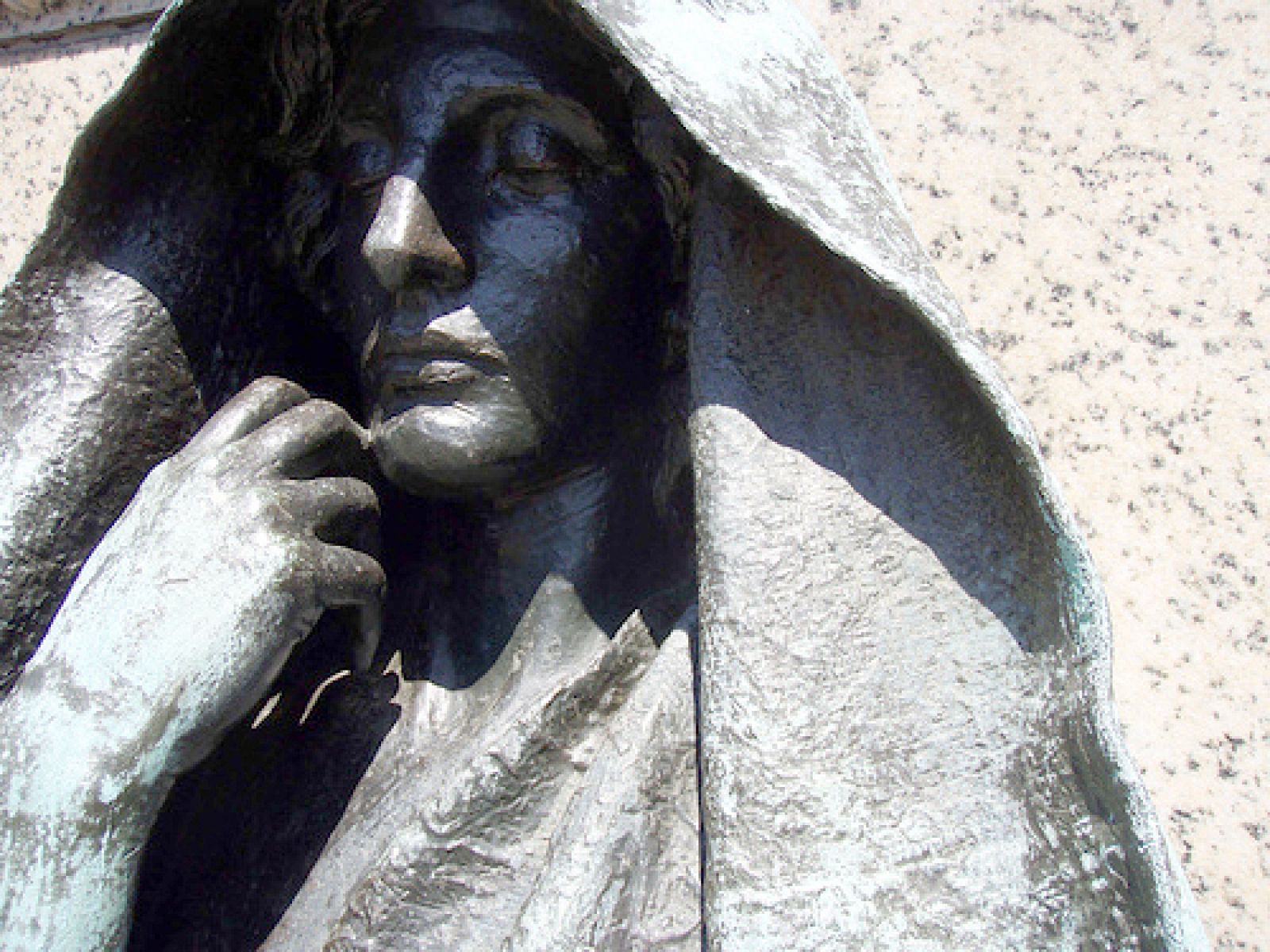 Escultura de Marian Hooper Adams, la supuesta fantasma que habita el Hotel Hay-Adams de Washington.