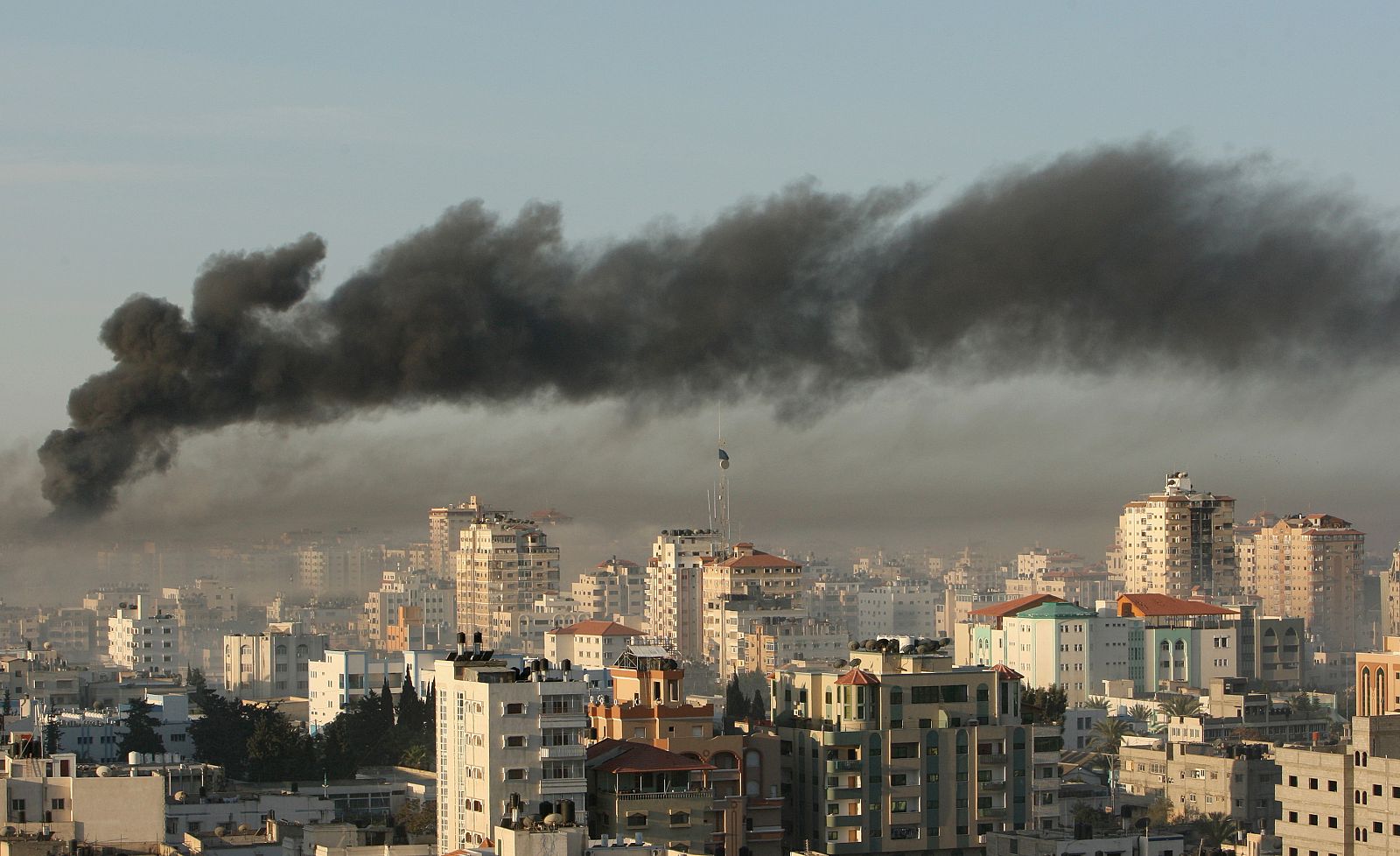 Los tanques israelíes ya están combatiendo en el centro urbano de la capital de Gaza.