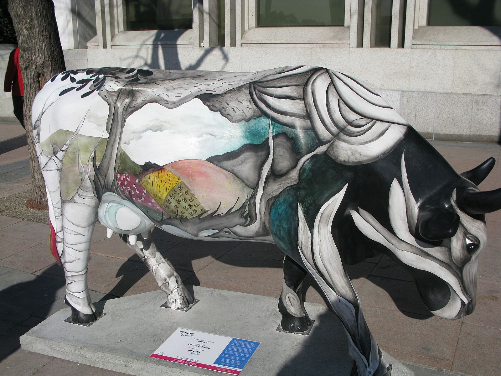 La vaca "mucca" es una de las piezas de la exposición "Cow Parade" (19/01/09)