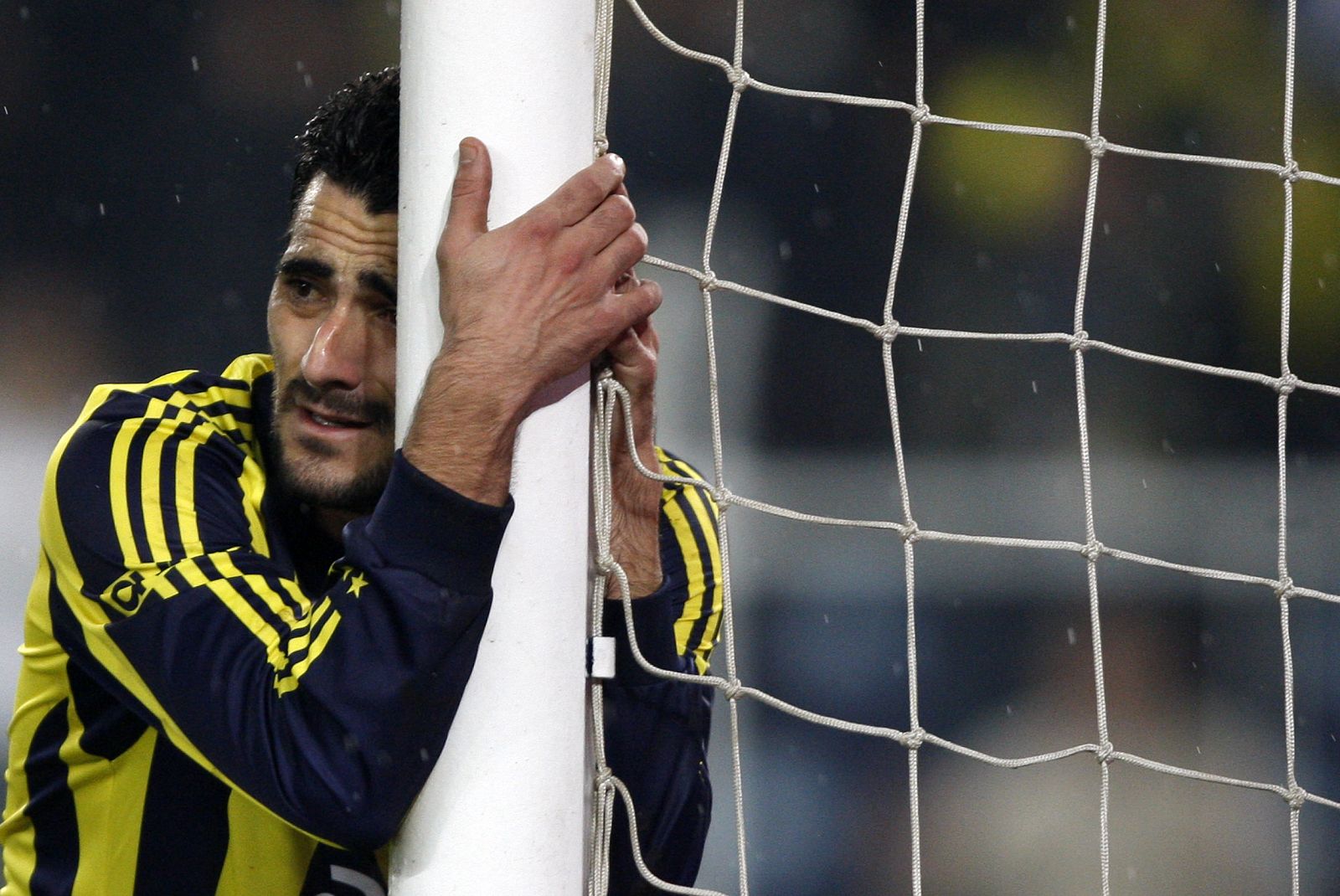 Güiza lamenta una oportunidad fallada en un partido con el Fenerbahçe