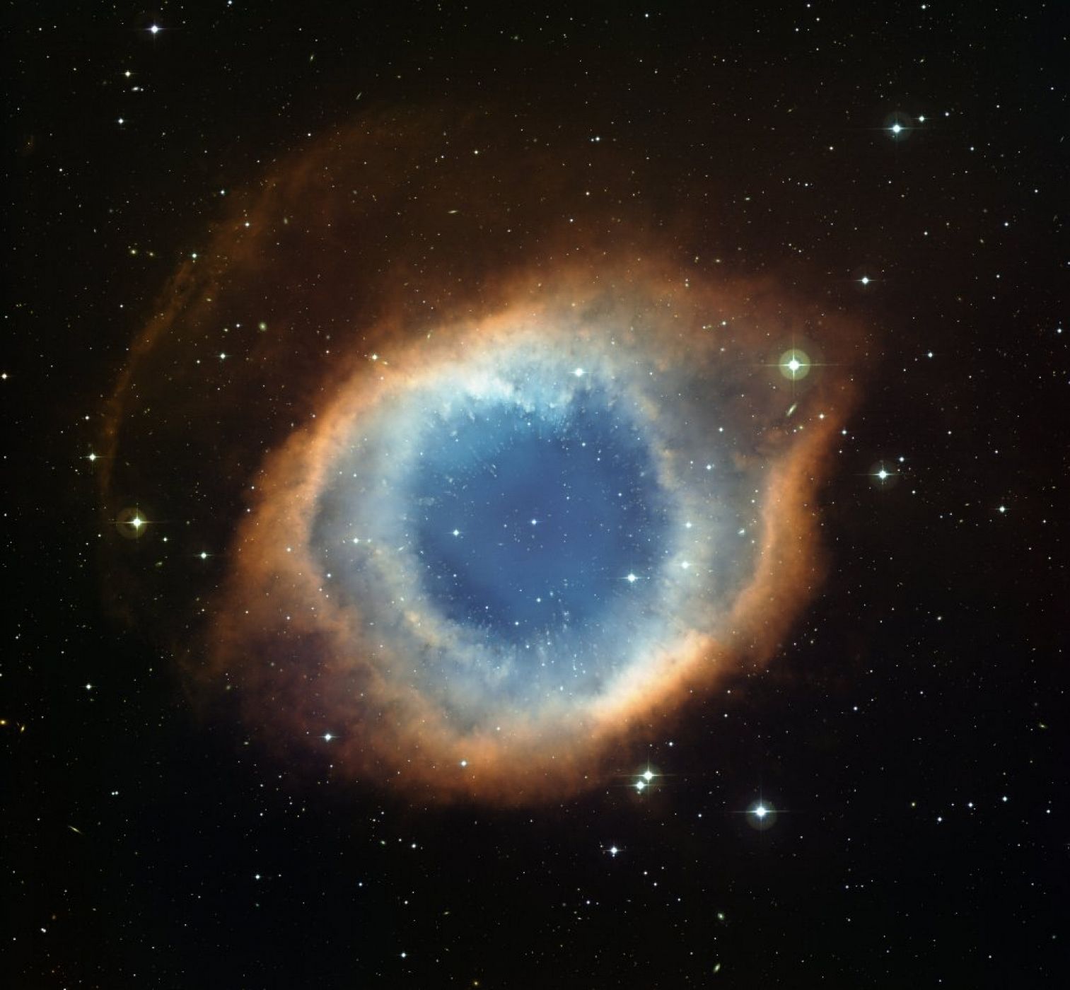 Galería - Las fotos más bellas del universo:  El increíble objeto celeste fue apodado por la ESO el 'Ojo de Dios' por su parecido al ojo humano.