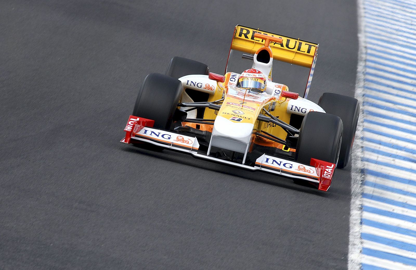 Fernando Alonso ha puesto a prueba el rendimiento del R29.