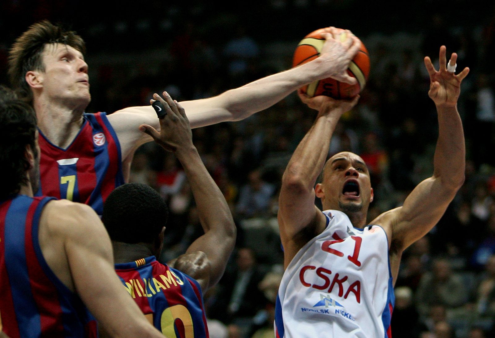 Barcelona y CSKA se han enfrentado en tres ocasiones en su camino al título continental.