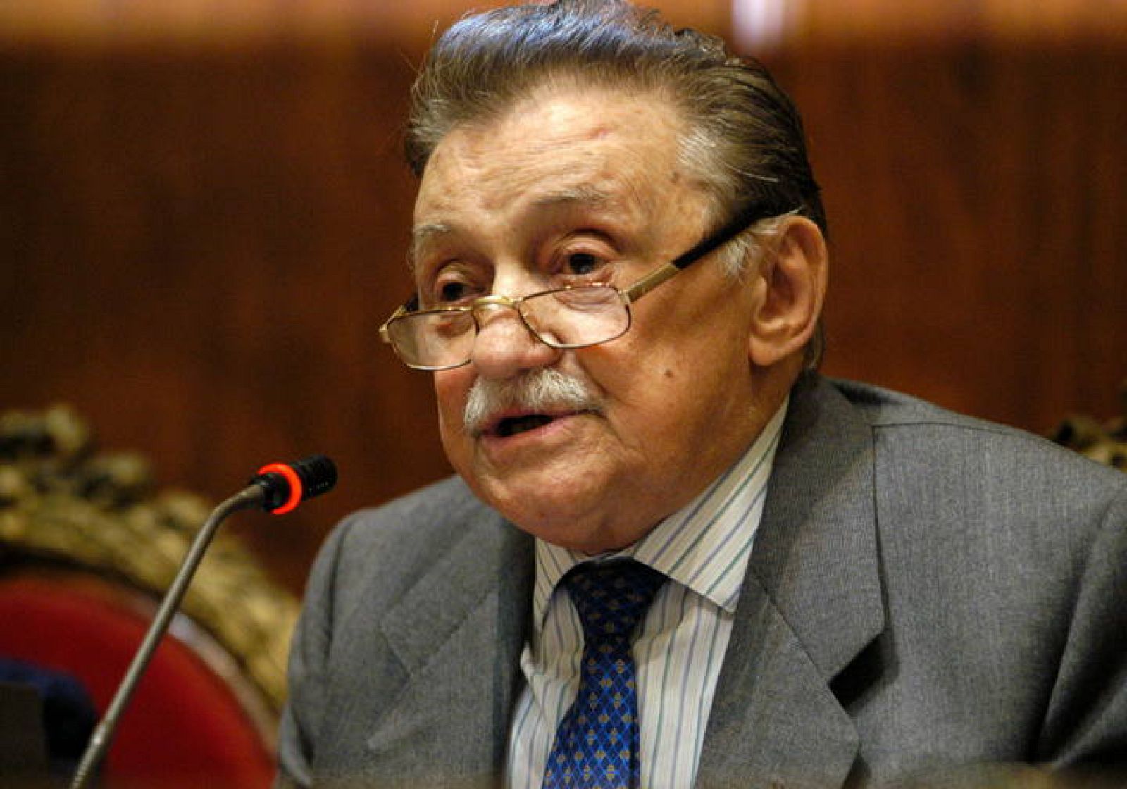 Benedetti, un mito de la literatura en busca de la utopía y el compromiso social - RTVE.es