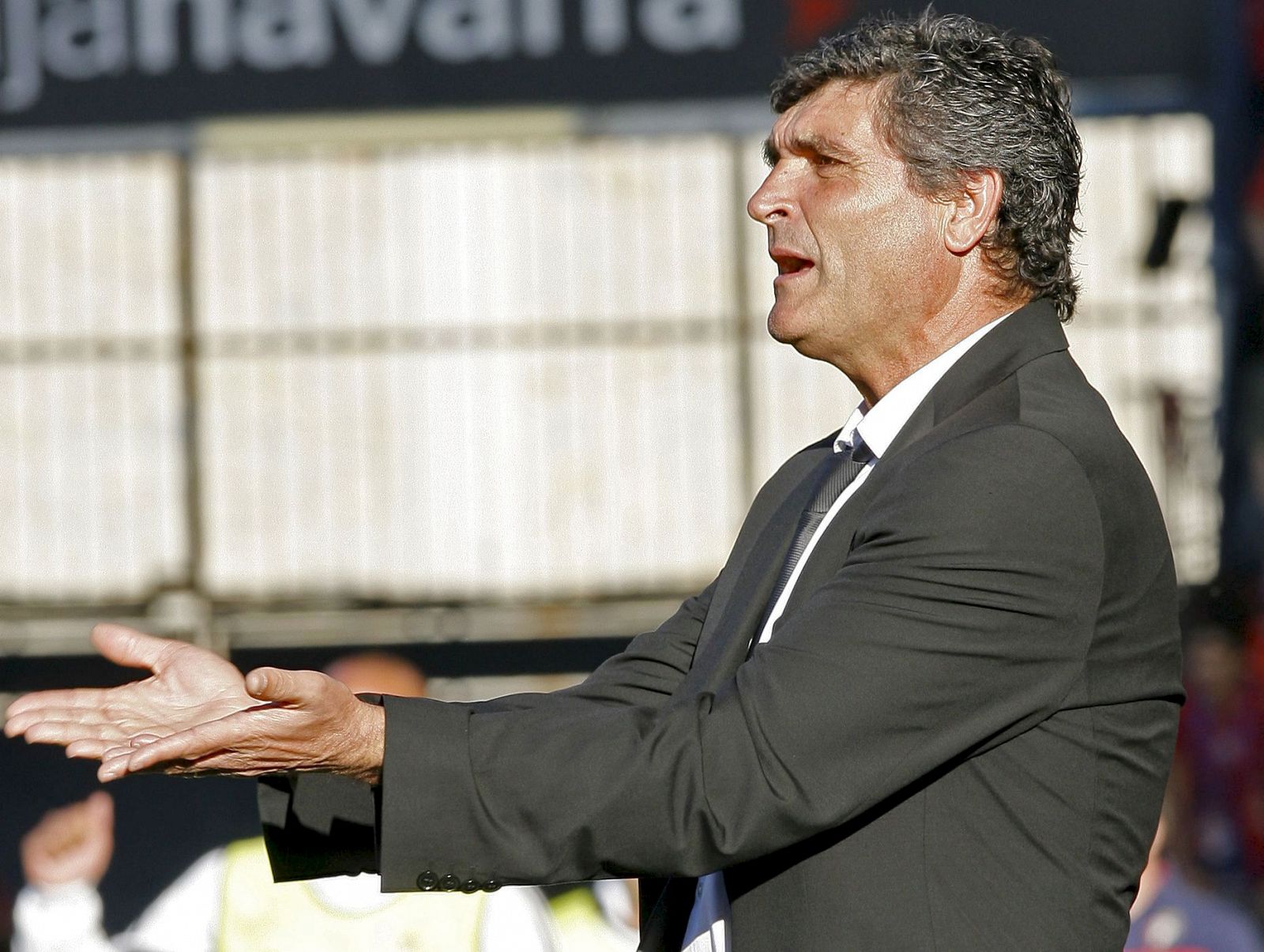 Juande anima a sus jugadores durante el partido contra el Osasuna