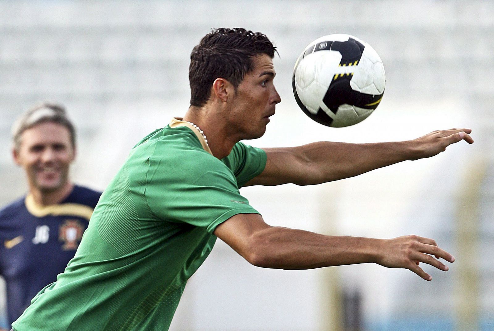 Cristiano Ronaldo se entrena con la selección portuguesa en 2009