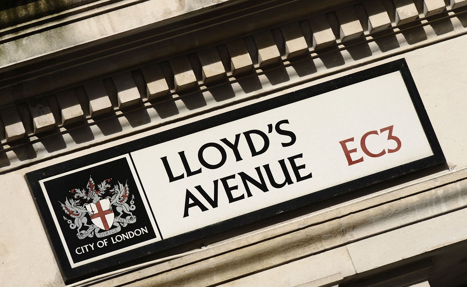 Letrero del banco británico Lloyds