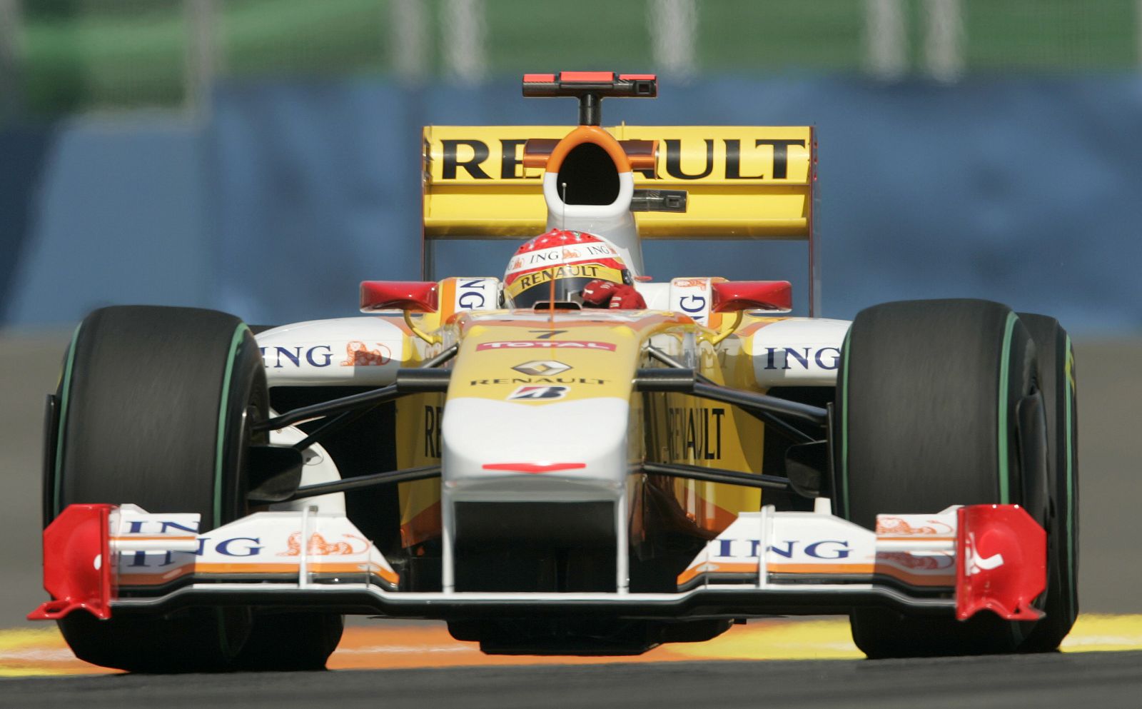 Fernando Alonso durante la carrera celebrada en Valencia en el Gran Premio de Europa.
