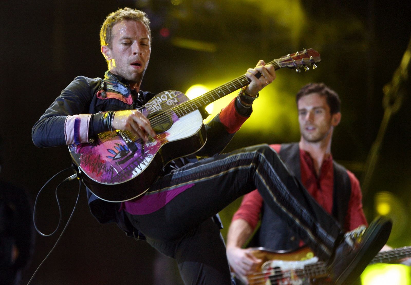 Chris Martin y el bajista Guy Berryman, de Coldplay