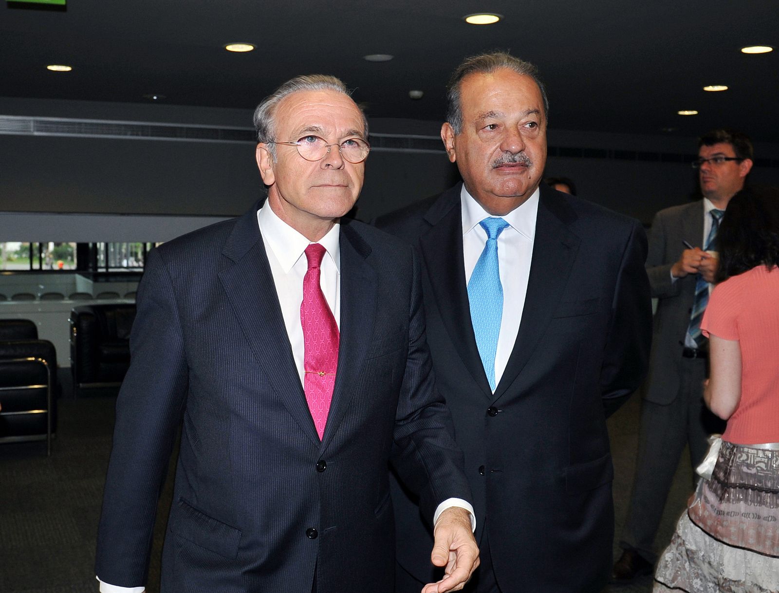 El presidente de La Caixa, Isidro Fainé, y el mepresario mexicano Carlos Slim, en el acto de creación de la Fundación Inbursa.