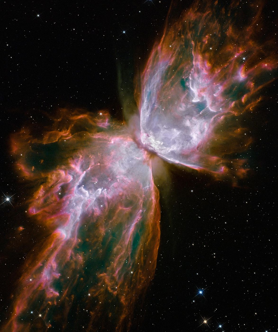 Un cuerpo celeste con forma de mariposa emerge en la nebulosa planetaria NGC 6302.