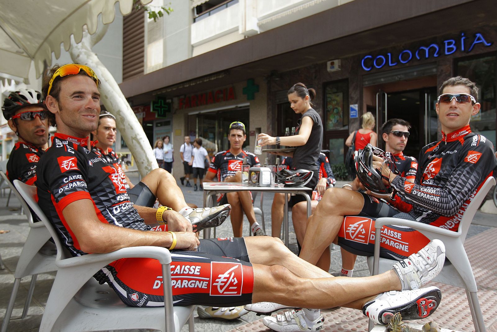 El líder de la Vuelta, Alejandro Valverde, reposa en Almería durante la segunda jornada de descanso