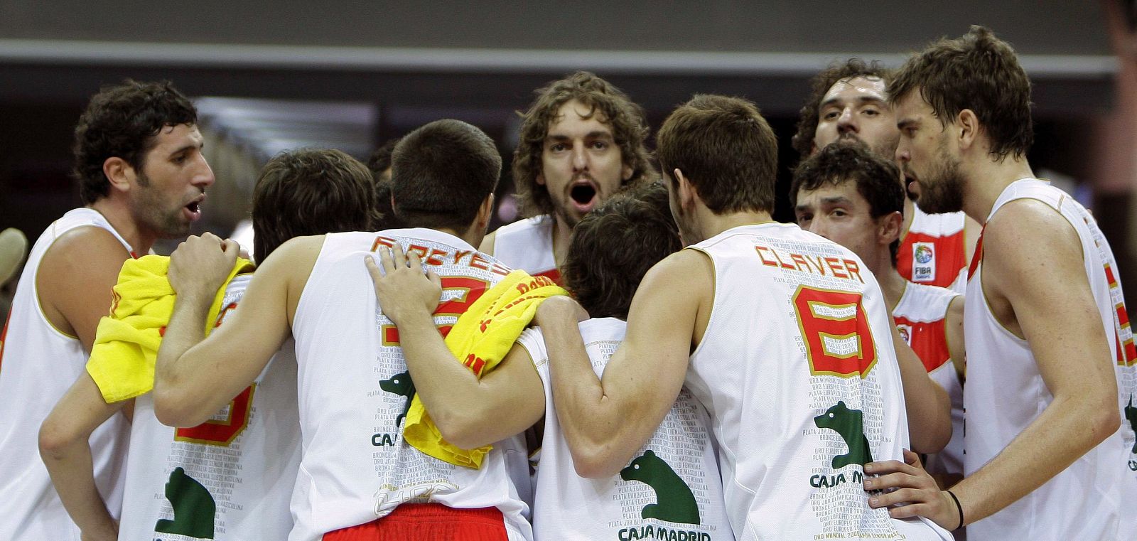 Los jugadores de la selección españoal celebran su victoria ante Grecia en semifinales del Eurobasket.