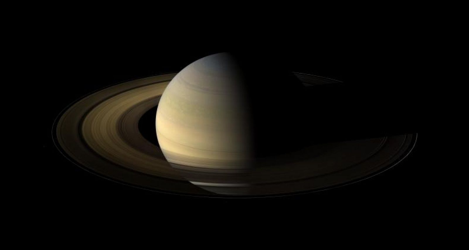La sonda Cassini ha revelado este secreto de los anillos de Saturno al tomar las imágenes durante el equinocio en el planeta