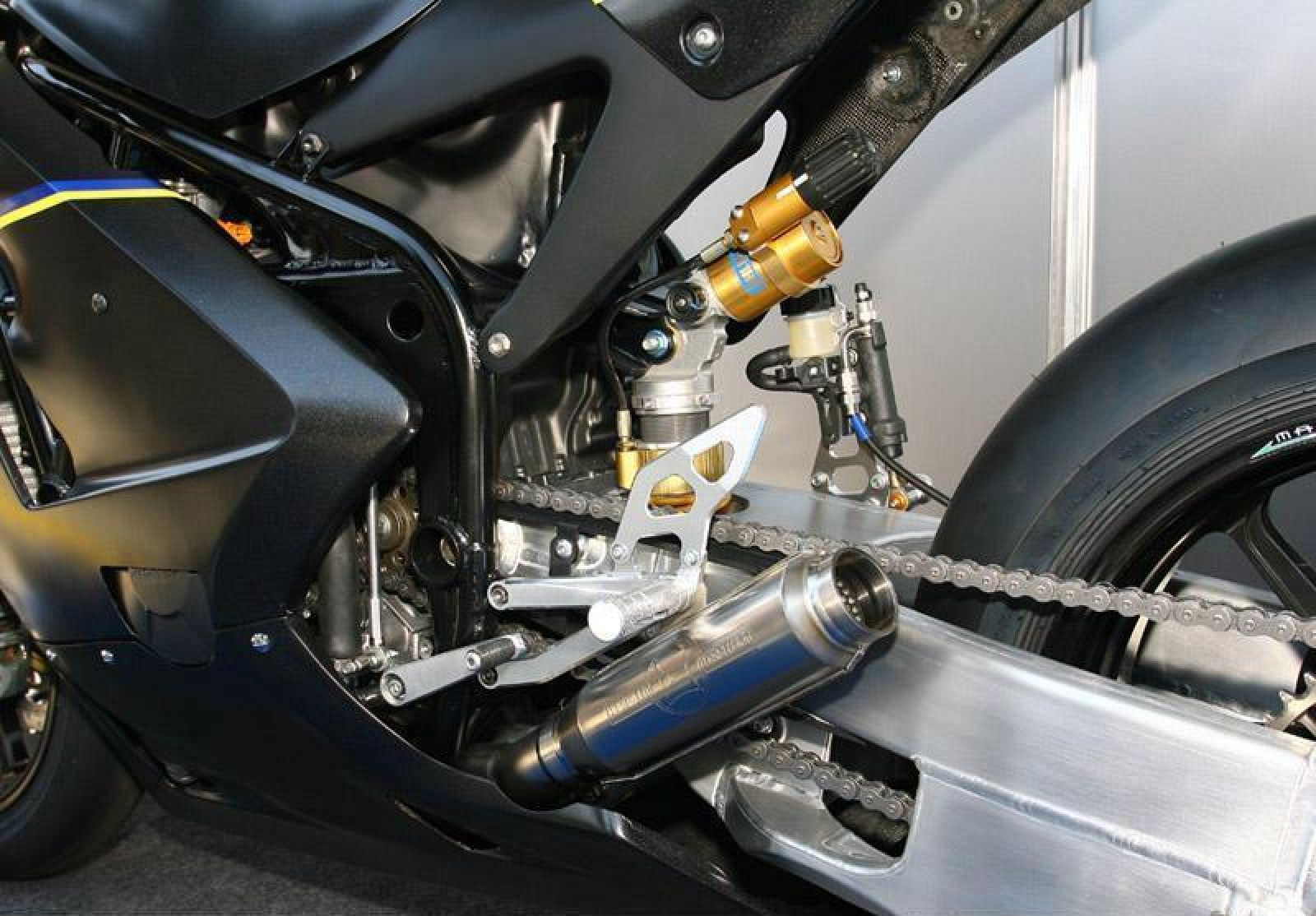 Imagen de un motor de cuatro tiempos de Moto2.