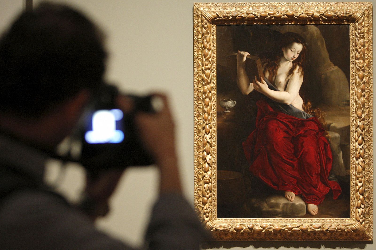 "La Magdalena penitente", una de las obras que componen la exposición.