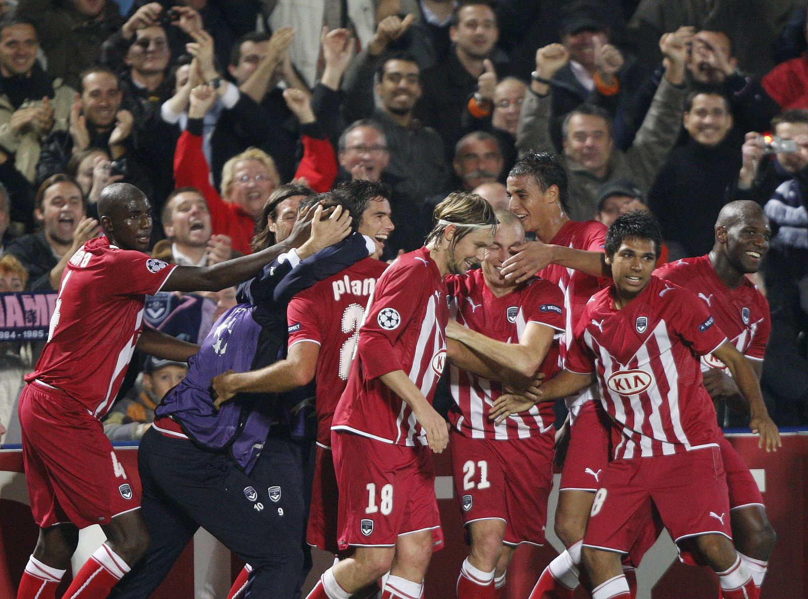 Los jugadores del Girondins celebran el gol marcado ante el Bayern Munich.
