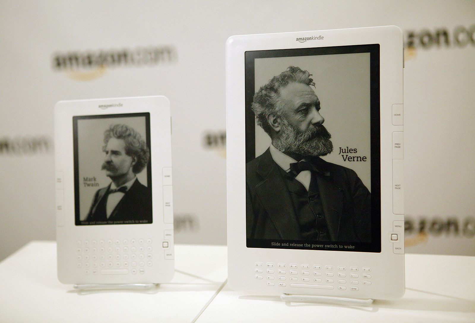 El Kindle DX y el Kindle 2, los 'e-book' de Amazon, en Nueva York.