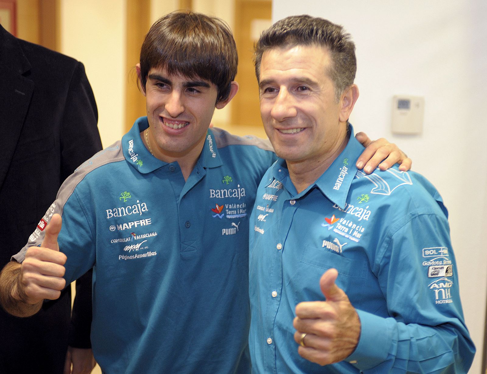 El manager del Aspar Team, Jorge Martinez Aspar, junto a su piloto Julián Simón.